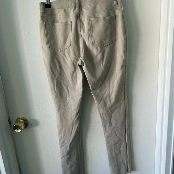 😍Girls size 14 uniform pants from children’s place - Picture 4 of 4
